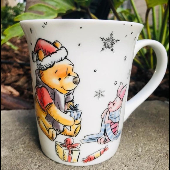 Porcelain Snowflake Christmas WINNIE THE POOH Mug - Picture 1 of 6